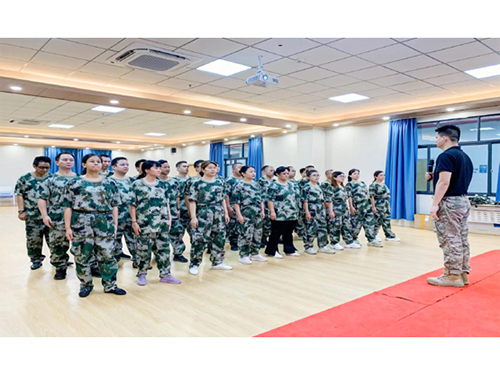 蒂安斯實業(yè)團隊訓練